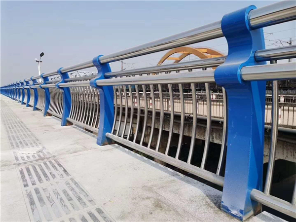 大庆304不锈钢复合管护栏的生产工艺揭秘